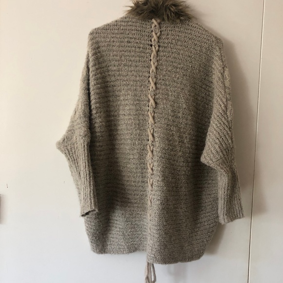 XOXO FAUX FUR CARDIGAN - Picture 2 of 4